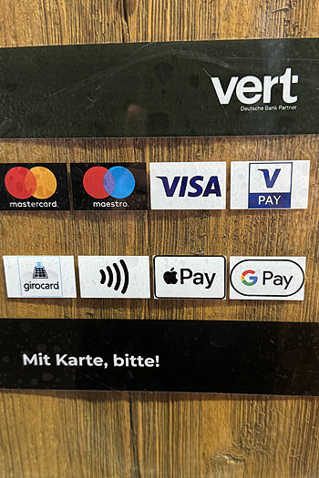 Bargeldlos kann hier bezahlt werden, mehr Infos kann man gleich per QR Code herunterladen